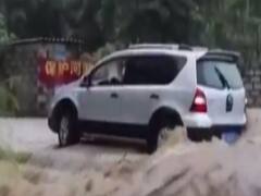 China में Floods ने मचाई भारी तबाही... South China में चालू है Rescue Operation