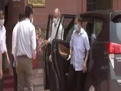 Delhi CM & Dy CM reach MHA's office for meeting with Shah over Covid situation 