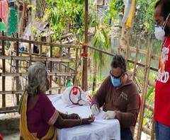 ফিল্মস্টার : উমপুনের তাণ্ডবে ক্ষতিগ্রস্ত সুন্দরবনের পাশে দাঁড়াতে ফের স্টেথোস্কোপ হাতে তুলে নিয়েছেন কমলেশ্বর মুখোপাধ্যায়