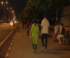 Marine Drive | मरीन ड्राईव्हवर जॉगिंगसाठी नागरिकांची तोबा गर्दी, मुंबईकरांनो सोशल डिस्टन्सिंग पाळा!