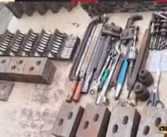 বিহারে অস্ত্র কারখানায় প্রচুর আগ্নেয়াস্ত্রের হদিশ, ভোটের কাজে লাগাতেই কি তৈরি হচ্ছিল অস্ত্র? 