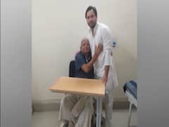 Tejashwi Yadav arrives in Ranchi on Lalu Prasad Yadav's birthday | Master Stroke