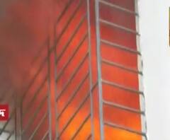 এক্সক্লুসিভ ভিডিও: বিধ্বংসী আগুনের গ্রাসে বহরমপুরের বহুতল, বিপদ এড়াতে বিদ্যুৎ বিচ্ছিন্ন এলাকায়