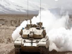 Chinese army deploys tanks on icy mountains for training