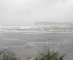 Cyclone Nisarga | रत्नागिरीच्या किनापट्टीभागात समुद्राच्या लाटा किनाऱ्याला धडकण्यास सुरुवात