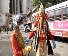 गणपती बाप्पाचं तरी ऐका! सोशल डिस्टन्सिंगचं पालन करा; बाप्पाकडून बेस्ट प्रवाशांना समजावण्याचा प्रयत्न