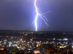 ઉત્તર પ્રદેશ અને બિહારમાં વીજળી-વાવાઝોડું ત્રાટકતા 106નાં મૃત્યું, જુઓ વીડિયો