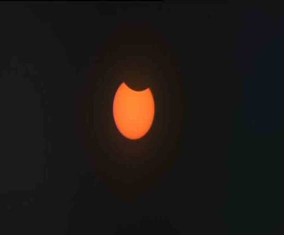 āĻāĻ āĻĻā§āĻļā§āϝ āĻāĻā§ āĻāĻāύāĻ āĻĻā§āĻā§āĻā§āύ? āĻāĻžāĻāĻĻā§ āĻĸā§āĻā§ āĻā§āϞ āϏā§āϰā§āϝ, āĻĒā§āĻĨāĻŋāĻŦā§āϤ⧠āĻĒā§āĻāĻāϞ āύāĻž āĻāĻā§āϏ-āϰā§