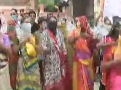 વડોદરા મનપામાં ઉંડેરા ગામનો સમાવેશ કરતા ગ્રામજનોએ કર્યો વિરોધ, જુઓ વીડિયો