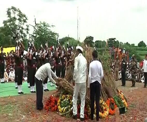 Martyred Sachin More | मालेगावचे शहीद जवान सचिन मोरे यांच्यावर अंत्यसंस्कार 