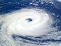 Nisarga Cyclone की वजह से महाराष्ट्र में 2 लोगों की मौत 