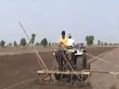 ચોમાસા અગાઉ સારો વરસાદ વરસતા સુરેન્દ્રનગરમાં ખેડૂતોએ શરૂ કરી વાવણી, જુઓ વીડિયો 