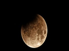 Lunar Eclipse 2020: क्या आज के Chandra Grahan से पड़ोसी देशों से भारत के संबंध और बिगड़ेंगे?