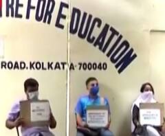 বর্ধিত ফি নিয়ে জি ডি বিড়লায় বিক্ষোভ অব্যাহত, অবস্থানে অভিভাবকরা