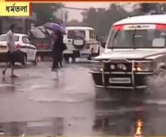 কলকাতার অন্যান্য কিছু অঞ্চলের পাশাপাশি জলমগ্ন ধর্মতলা, ধীর গতিতে চলছে গাড়ি