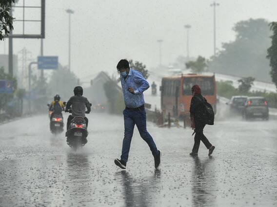 Weather News: Delhi-NCR में वक्त से पहले पहुंचा Monsoon, कई इलाकों मे हुई झमाझम बारिश