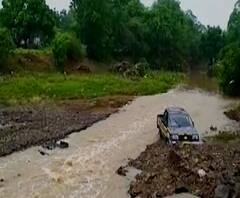 Aurangabad Bridge Collapsed | पूल तुटल्याने कार वाहून गेली, कारमधील दोघं बचावले | स्पेशल रिपोर्ट