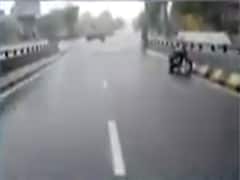 અમદાવાદ: ભારે વરસાદના કારણે વાળીનાથ ચોક વિસ્તારમાં ભરાયા પાણી , જુઓ વીડિયો 