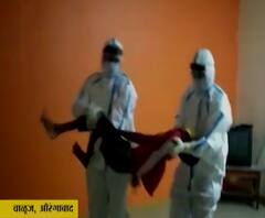 Aurangabad Doctor Help! डॉक्टरांनी कोरोनाग्रस्ताला हातानं उचललं, औरंगाबादच्या डॉक्टरांचं कौतुक!