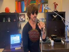 SRK resumes shooting at his home 'Mannat'