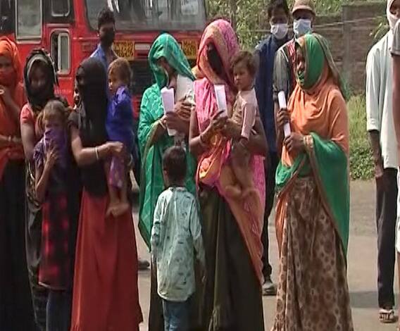 Unlock 1.0 | परप्रांतीय मजुरांचं स्थलांतर अजूनही सुरुच; सामाजिक संस्थांकडून मजुरांना मदतीचा हात