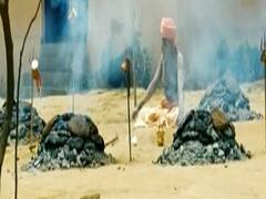 अंधविश्वास से भागेगा कोरोना? Bihar में महिलाओं ने कोरोना को देवी मानकर की पूजा 