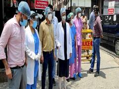 Doctors hailed as 'corona warriors' but are they being paid? | Ghanti Bajao