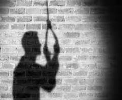 হরিদেবপুরে বাড়ি থেকে উদ্ধার প্রৌঢ়ের ঝুলন্ত মৃতদেহ, ছেলের শোকে হৃদরোগে মৃত্যু অশীতিপর বাবারও