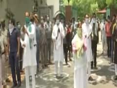 Political Drama: Tejashwi's 'Thaali' attack in Patna ahead of Amit Shah's rally