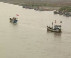 Cyclone Nisarga | पालघरमधील 78 बोटी अजूनही समुद्रातच; बोटी परत आणण्यासाठी कोस्टगार्डची मदत घेणार