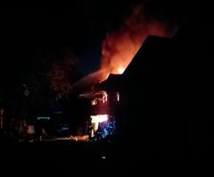 Andheri Fire | मुंबईच्या अंधेरीत प्लास्टिकचं गोदाम जळून खाक, तिघांना सुरक्षित बाहेर काढलं