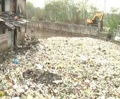 Mumbai Rains | एका पावसात मुंबईत लाजिरवाणं चित्र; घाटकोपरमधील नाल्याची सफाई नाही
