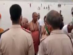 UP: Devotees violated Social Distancing in Prayagaraj