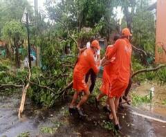 ৭টায় বাংলা: পানিহাটিতে তৃণমূলের ‘গোষ্ঠীদ্বন্দ্ব’, দমদমের সেন্ট স্টিফেন্স স্কুলে ফি বৃদ্ধির প্রতিবাদে দূরত্ব-বিধি না মেনেই অভিভাবকদের বিক্ষোভ