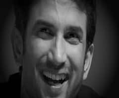 Sushant Singh Rajput suicide | सुशांत सिंह राजपूतचे कुटुंबीय अंत्यसंस्कारासाठी स्मशानभूमीकडे रवाना