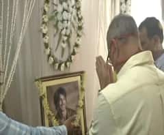 Nana Patekar visits Sushant's house | नाना पाटेकर सुशांत सिंह राजपूतच्या घरी, कुटुंबियांचं सांत्वन