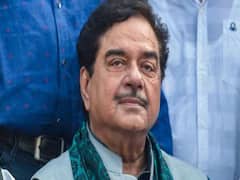 'क्या एक साथ झूला झूलने का यही नतीजा है?'- Sahtrughan Singh का सरकार पर निशाना | India-China Tension