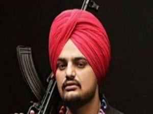 सनसनी: 'वॉन्टेड' पंजाबी सिंगर सिद्धू मूसेवाला की 'गुलाम' पंजाब पुलिस !