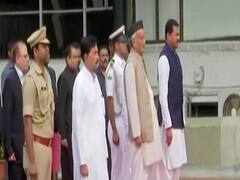 Maharashtra: Tiff b/w Congress & Shiv Sena comes out in open