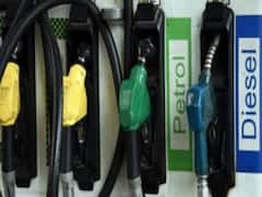 Diesel becomes costlier than petrol for the very first time in Delhi