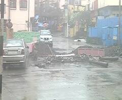 Cyclone Nisarga Raigad | रायगडमध्ये वादळामुळे झाडं पडली, घरावरील छप्परंही उडाली, वीजपुरवठा आणि मोबाईल सेवा खंडीत