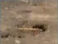 અમદાવાદના એસજી હાઇવે પર પણ ભુવો પડતા વાહનચાલકોને હાલાકી, જુઓ વીડિયો