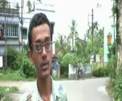 অসহনীয় কষ্টে মন কাঁদে, অটোচালক বাবার সঙ্গে ফুচকা বিক্রি মেধাবী ছেলেরও