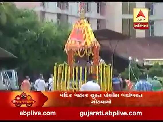 સુરત: કોરોનાના કારણે મંદિર પરિસરમાં નીકળી રથયાત્રા, જુઓ વીડિયો