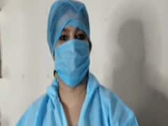 सैलून और ब्यूटी पार्लर में PPE किट पहनकर हो रहा काम, सोशल डिस्टेंसिंग का रखा जा रहा ध्यान