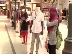 Mumbai की Lifeline Local Train में कितना आया बदलाव? देखें कैसे हो रहा है काम?