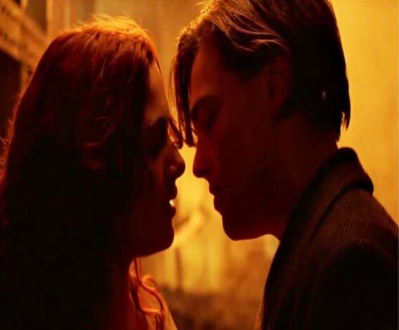 অন্তরঙ্গ দৃশ্যে কাটছাঁট, শ্যুটিংয়ে এড়াতে হবে ঘনিষ্ঠতাও! 