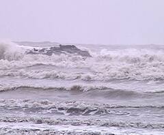 Cyclone Nisarga | अलिबागला धडकल्यानंतर वादळ मुंबई, ठाण्याच्या दिशेने रवाना