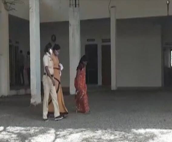 Buldhana Murder | बुलडाण्यात प्रियकराच्या मदतीने अपंग पत्नीकडून पतीची हत्या, पत्नीसह चौघांना बेड्या