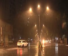 Pre-Monsoon rains in Mumbai | जूनच्या पहिल्या दिवशी मुंबईत पाऊस, उकाड्यातून दिलासा
